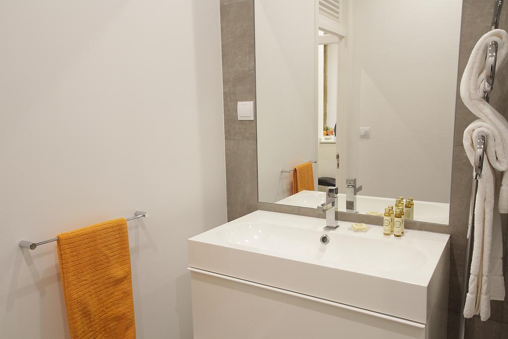 Design Duplex Apartment Ba/ Chiado Lisboa Rom bilde