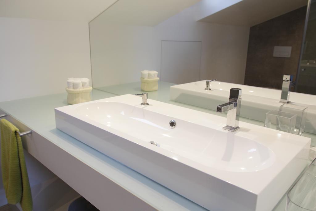 Design Duplex Apartment Ba/ Chiado Lisboa Rom bilde